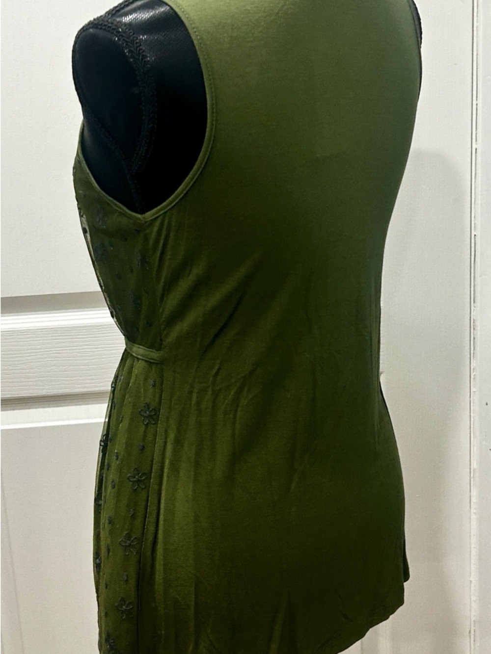 Ricki's NEW Olive Green Lace-Trim Surplice Camisole / Sleeveless Top - Picture 5 of 6